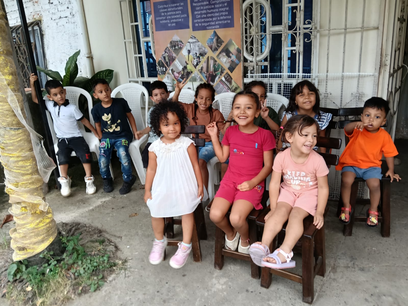 Niños y niñas en un encuentro de FUNCONFE