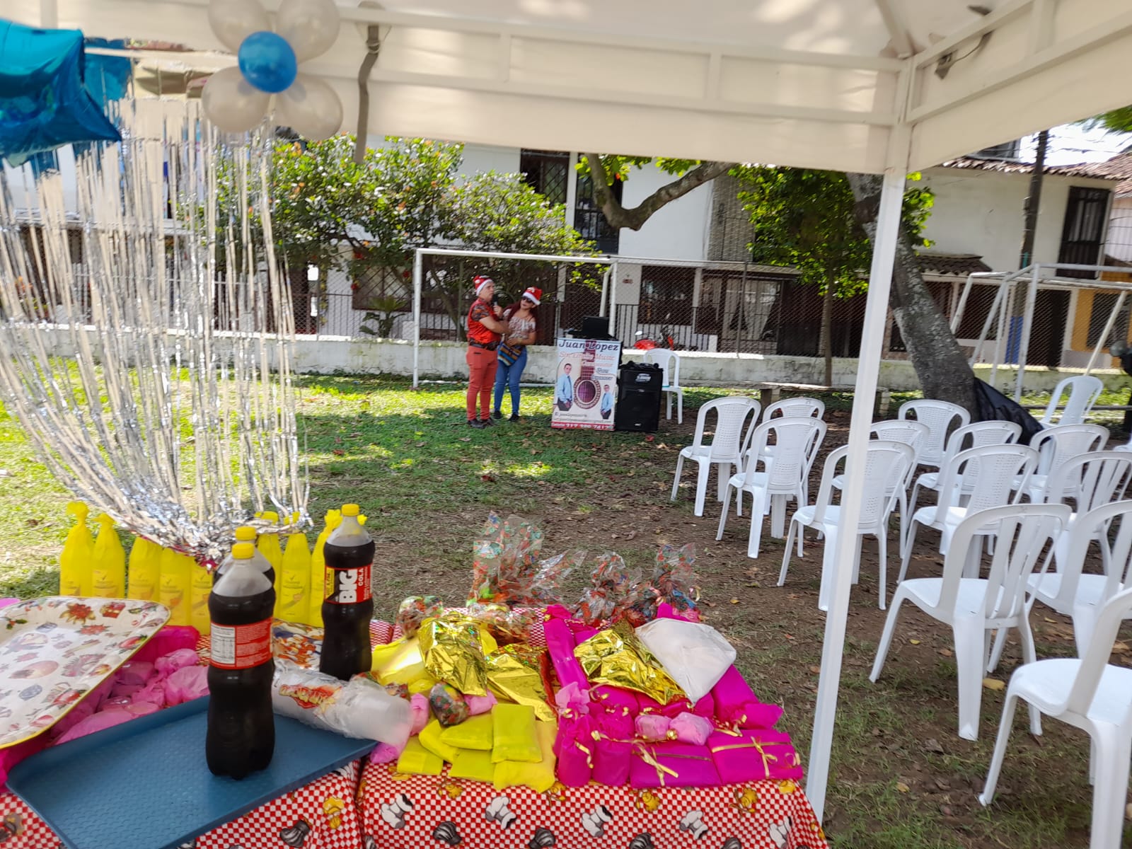 Preparativos de una celebración comunitaria